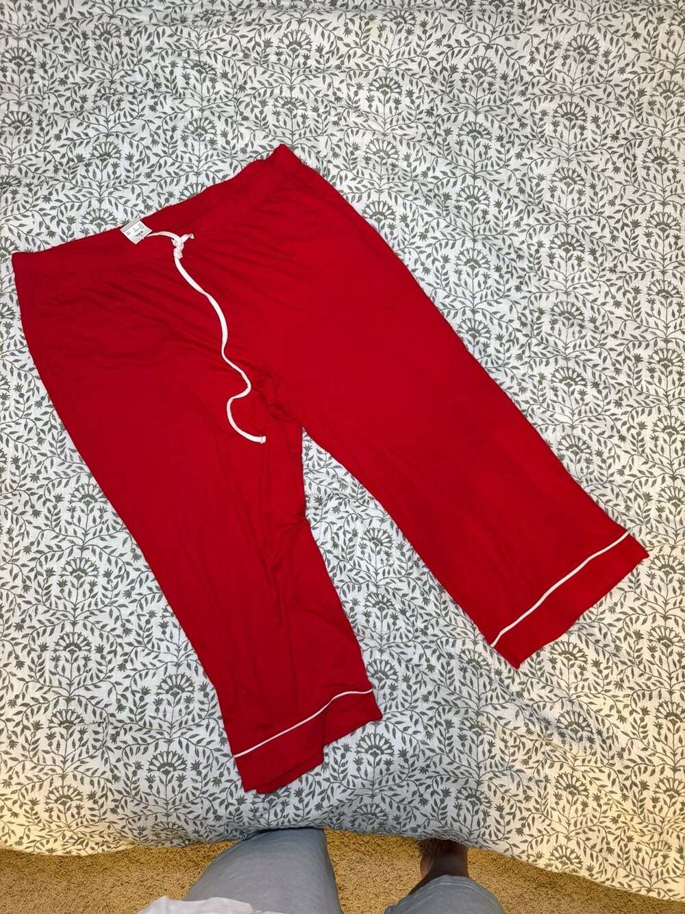 Victoria's Secret Pajama Capri Pants Size XXL Red White Piping Sleepwear